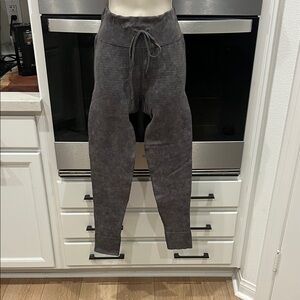 PINK Gray Ribbed Knit leggings